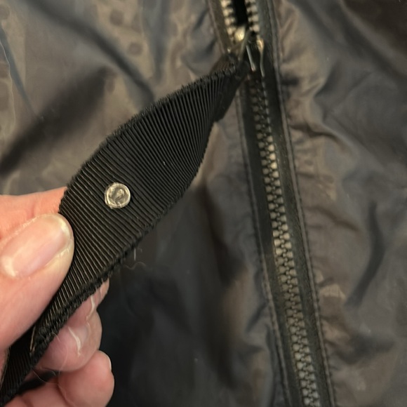 Lululemon Rain Resistant Windbreaker with Adjustable Waist and hood - Picture 5 of 10